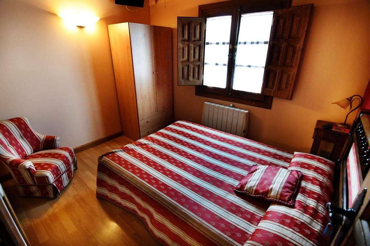 Hotel El Manzano Castrojeriz Esterno foto